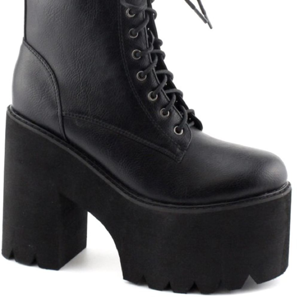 One Left! Nu Shuz Key West Black Lace-up Lug Sole Ultra Platform Boots 10 - Picture 2 of 6